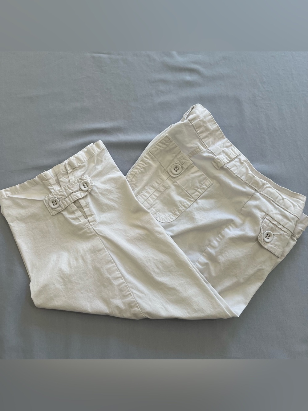 Petite Sophisticate White Capris with Button Flaps - Size 6P